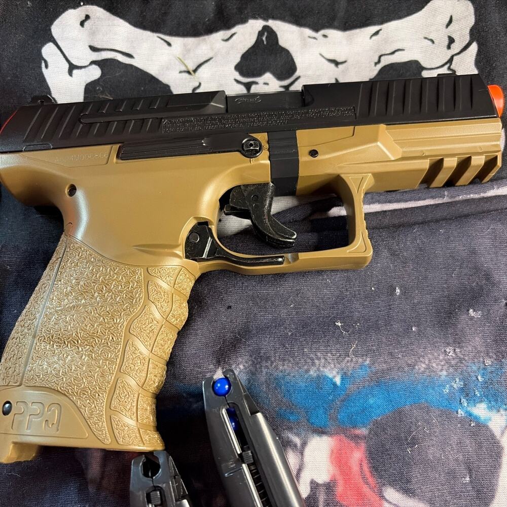 Walther PPQ Spring Airsoft Pistol 6mm BB Gun w/ Magazine Pre-Owned- Barely Used - Picture 4 of 8